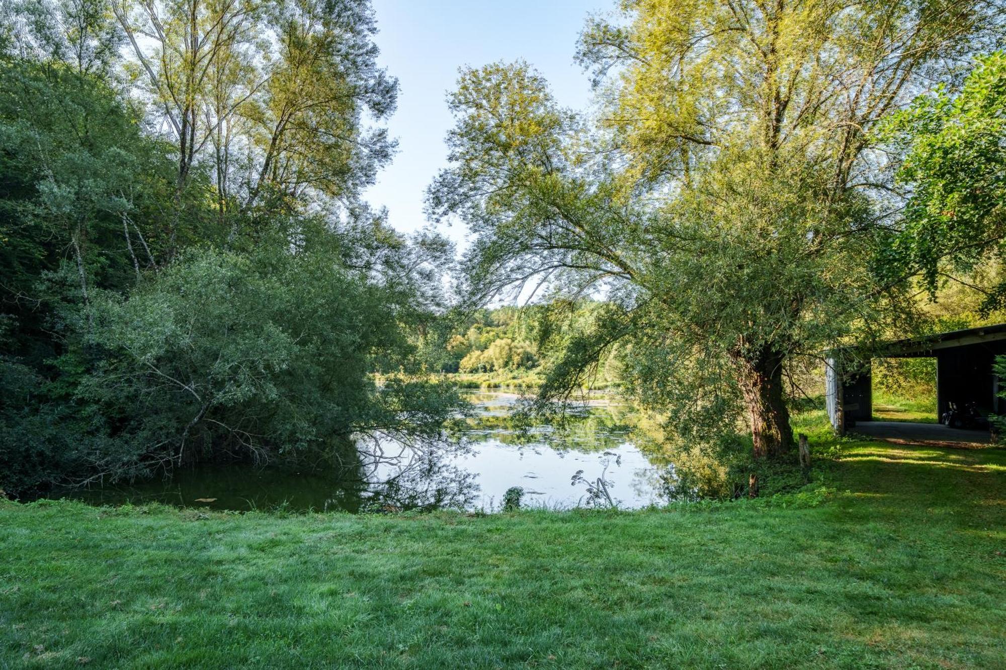 La Cabane Du Pont Du Douet Mazières-de-Touraine 外观 照片